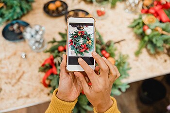Helpful Ways To Spread Cheer This Holiday
